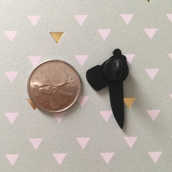 Hitchcock Psycho 🔪 Enamel pin - Picture 2 of 2